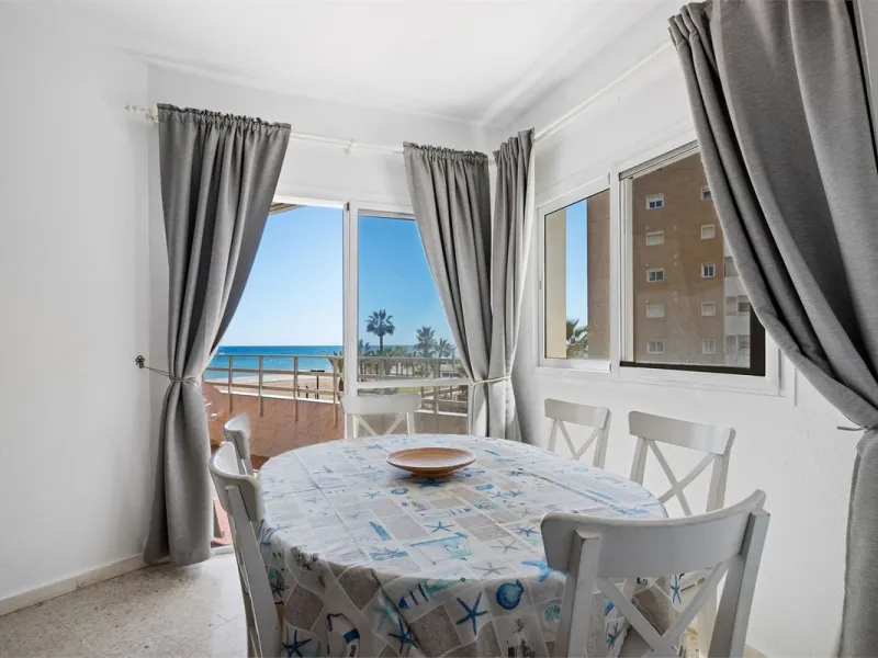 Apartment - Ground Floor Apartment в продаже в Fuengirola, Málaga. В доме 3 спален и 2 ванных комнат. Площадь дома 100 м²