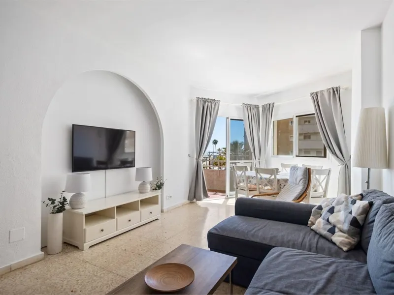 Apartment - Ground Floor Apartment в продаже в Fuengirola, Málaga. В доме 3 спален и 2 ванных комнат. Площадь дома 100 м²