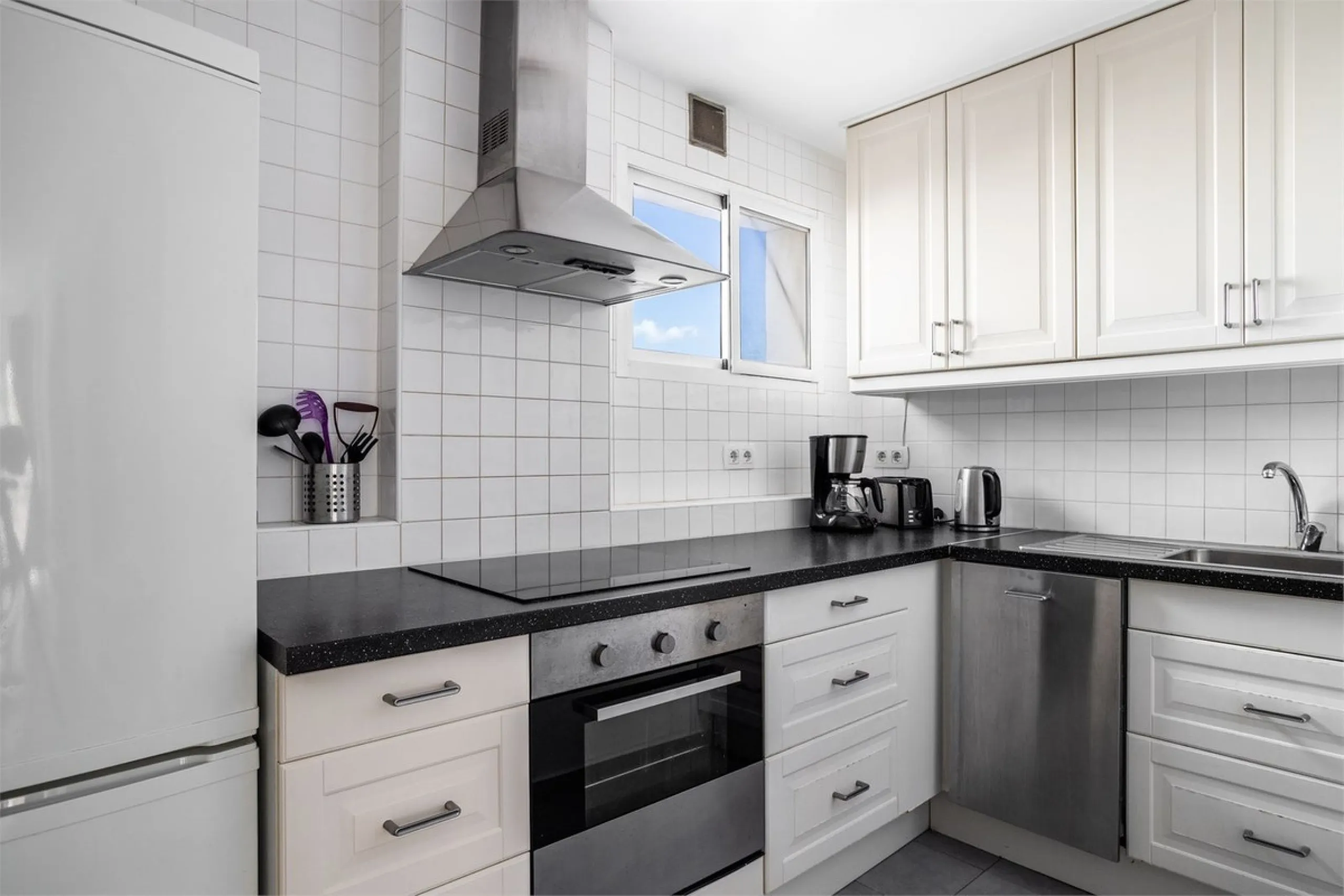 Apartment - Ground Floor Apartment в продаже в Fuengirola, Málaga. В доме 3 спален и 2 ванных комнат. Площадь дома 100 м²