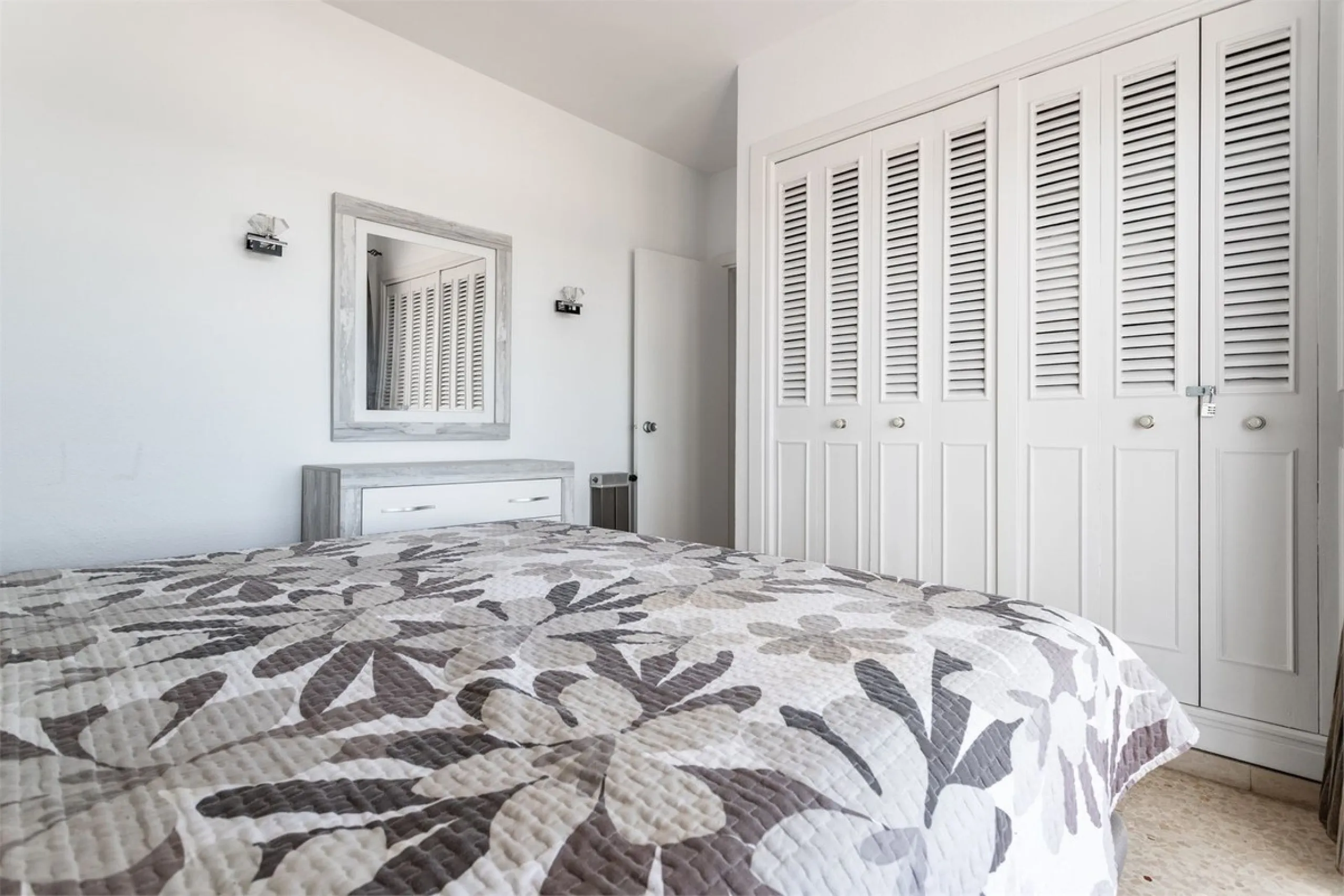 Apartment - Ground Floor Apartment в продаже в Fuengirola, Málaga. В доме 3 спален и 2 ванных комнат. Площадь дома 100 м²