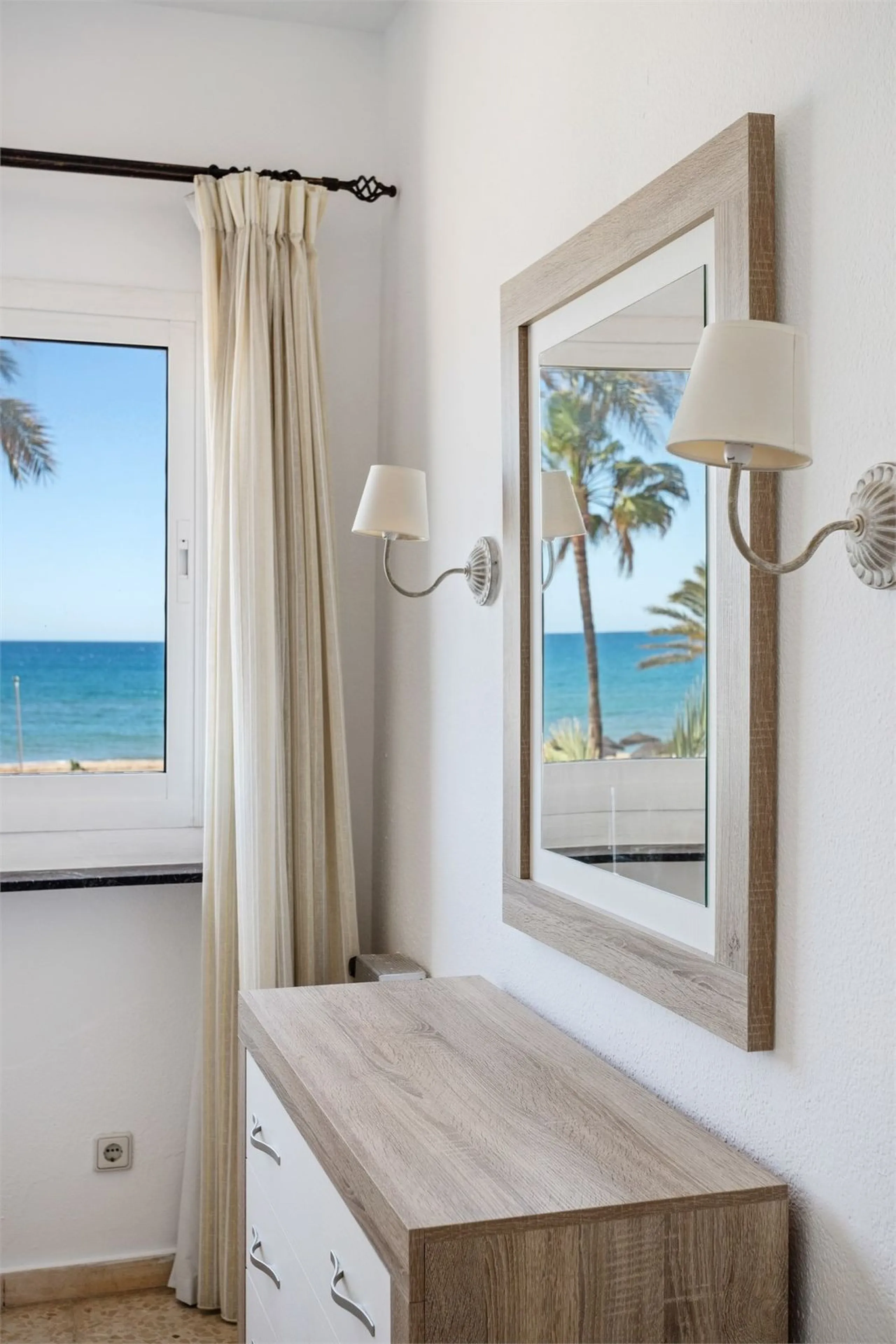 Apartment - Ground Floor Apartment в продаже в Fuengirola, Málaga. В доме 3 спален и 2 ванных комнат. Площадь дома 100 м²