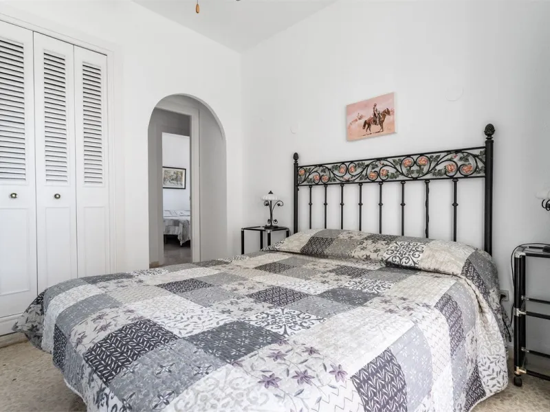 Apartment - Ground Floor Apartment в продаже в Fuengirola, Málaga. В доме 3 спален и 2 ванных комнат. Площадь дома 100 м²