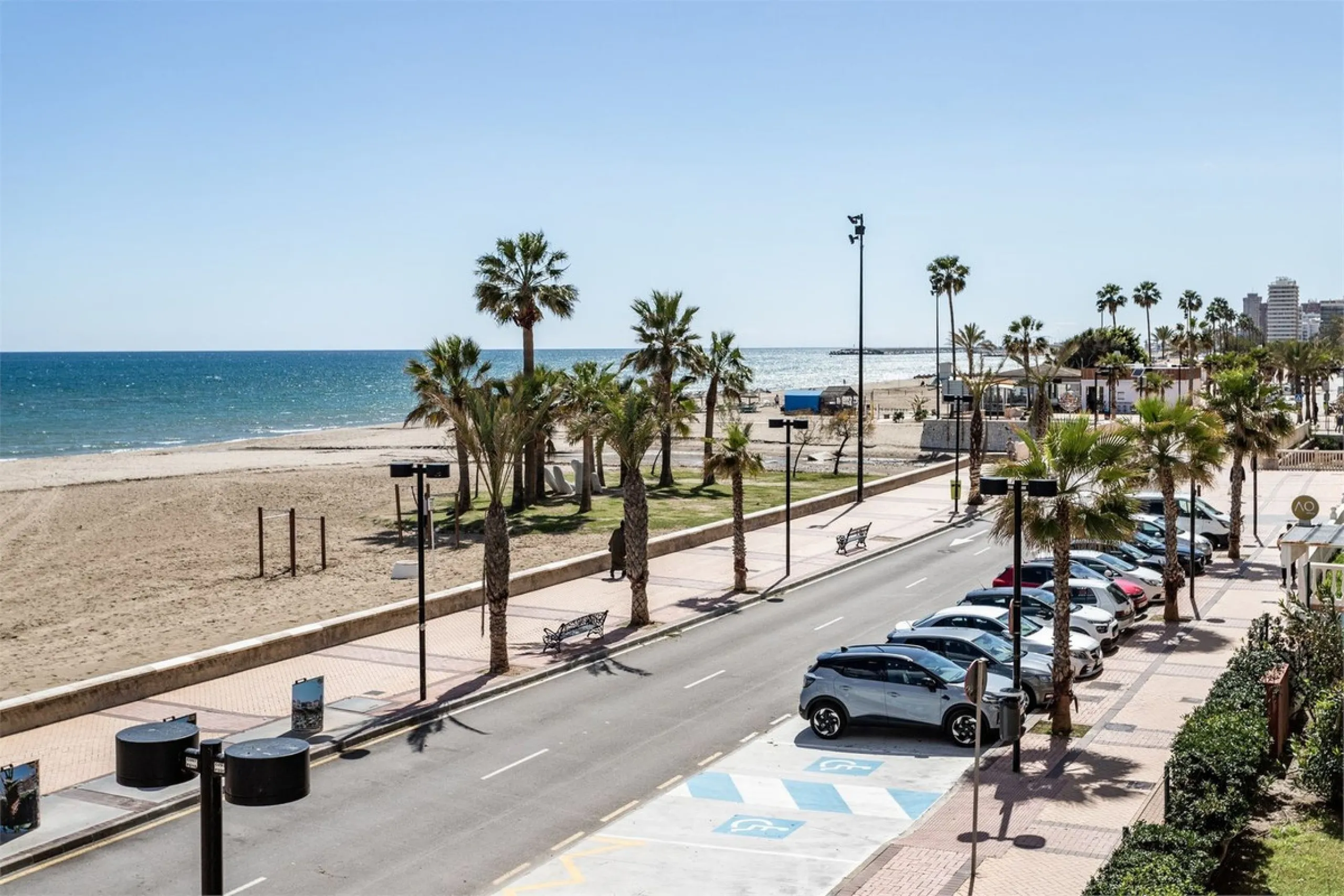 Apartment - Ground Floor Apartment в продаже в Fuengirola, Málaga. В доме 3 спален и 2 ванных комнат. Площадь дома 100 м²
