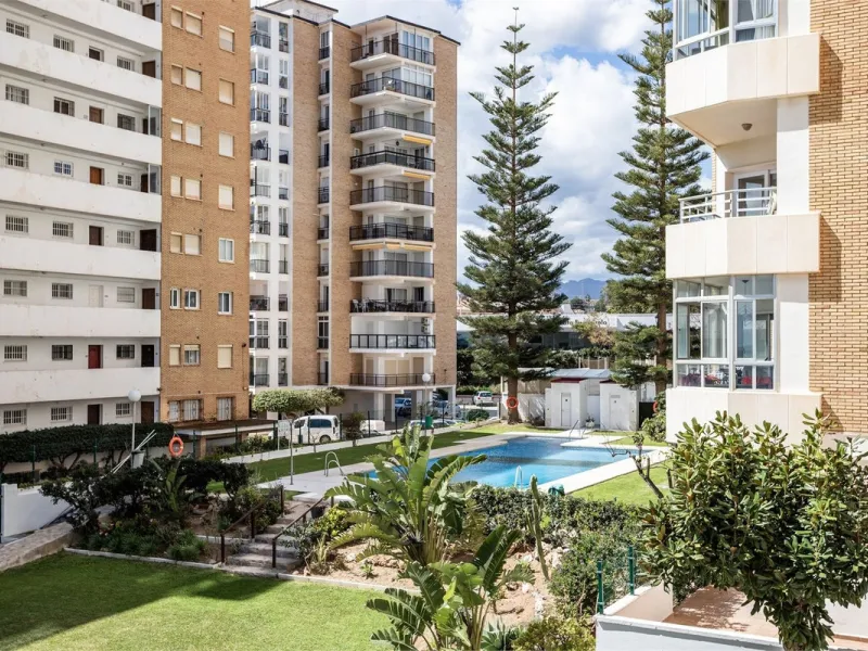 Apartment - Ground Floor Apartment в продаже в Fuengirola, Málaga. В доме 3 спален и 2 ванных комнат. Площадь дома 100 м²