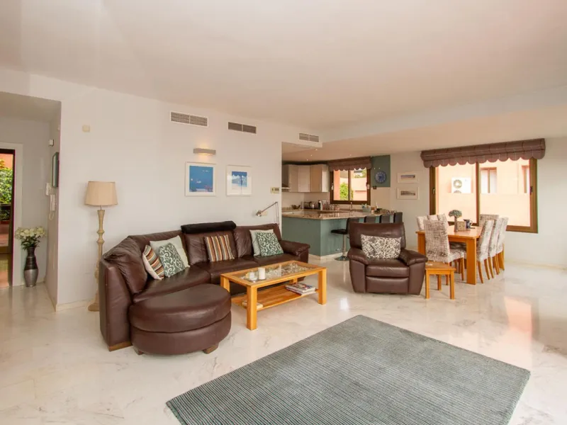 Very large two bedroom two bathroom apartment with the most amazing views Wow !