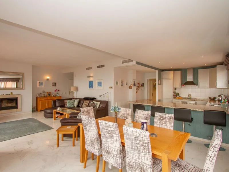 Very large two bedroom two bathroom apartment with the most amazing views Wow !