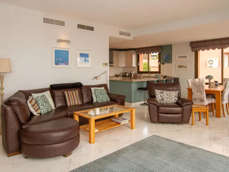 Very large two bedroom two bathroom apartment with the most amazing views Wow !