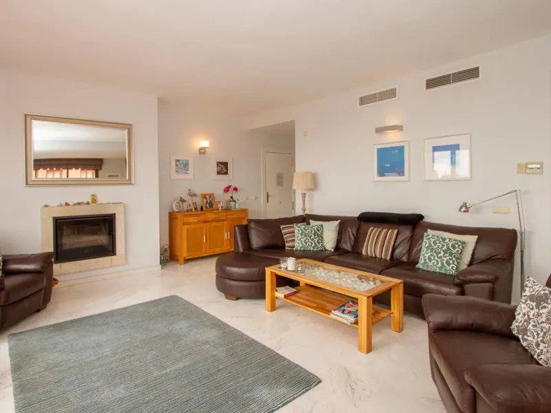 Very large two bedroom two bathroom apartment with the most amazing views Wow !