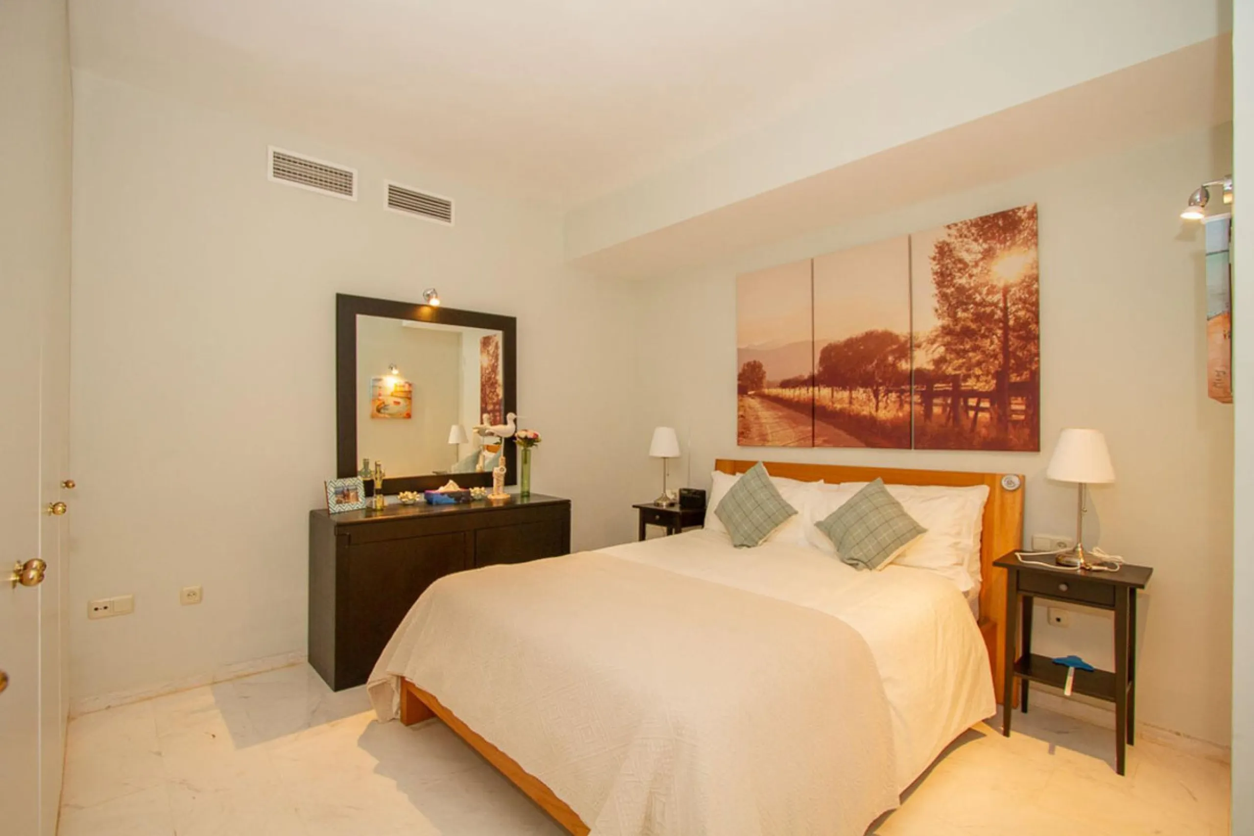 Very large two bedroom two bathroom apartment with the most amazing views Wow !