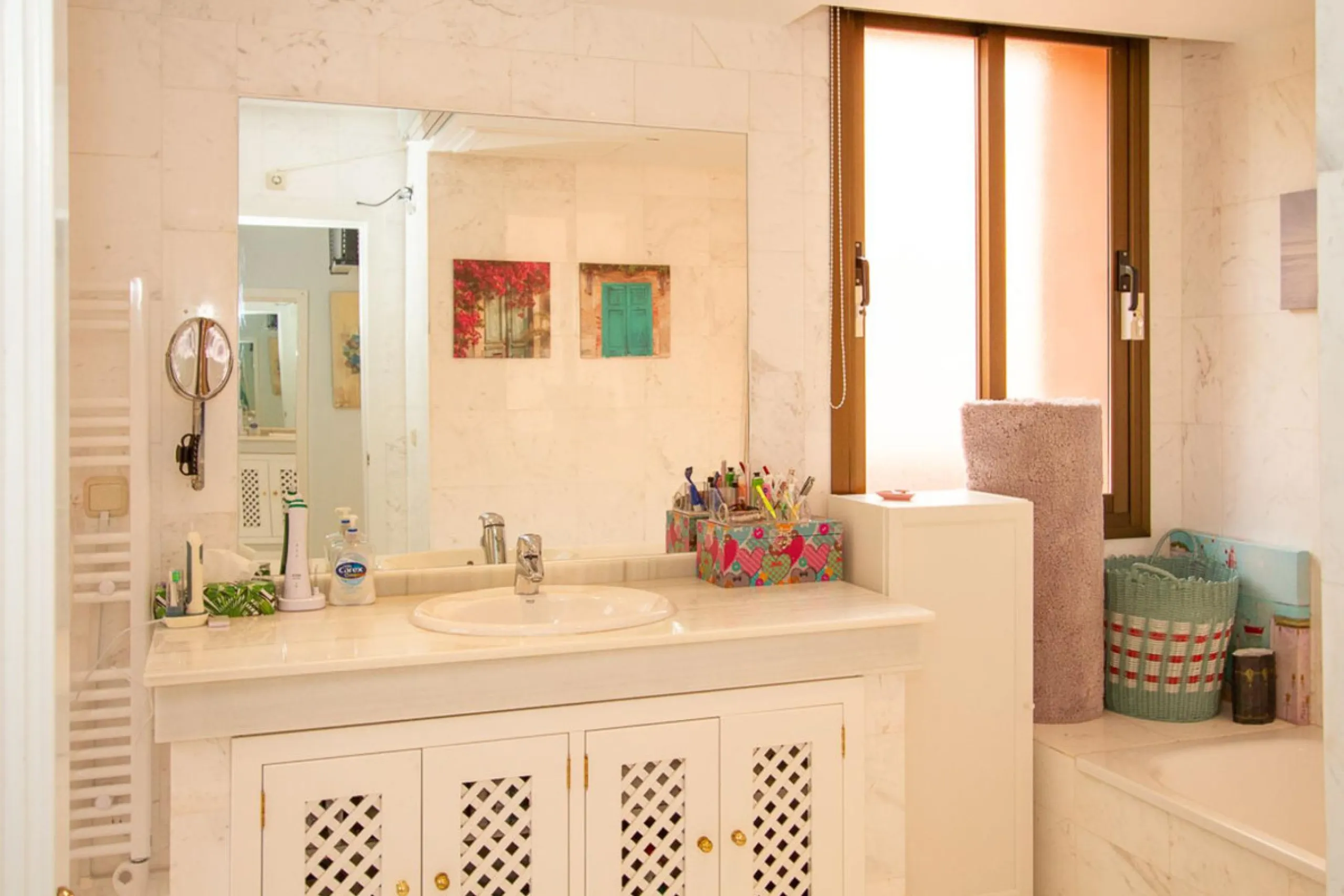 Very large two bedroom two bathroom apartment with the most amazing views Wow !