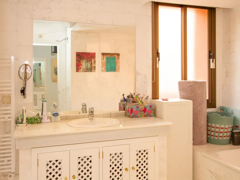 Very large two bedroom two bathroom apartment with the most amazing views Wow !