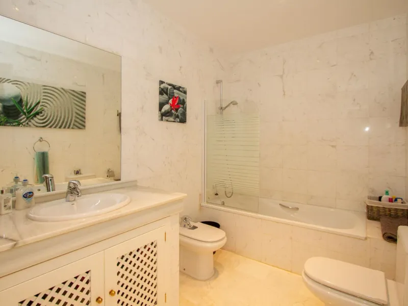 Very large two bedroom two bathroom apartment with the most amazing views Wow !