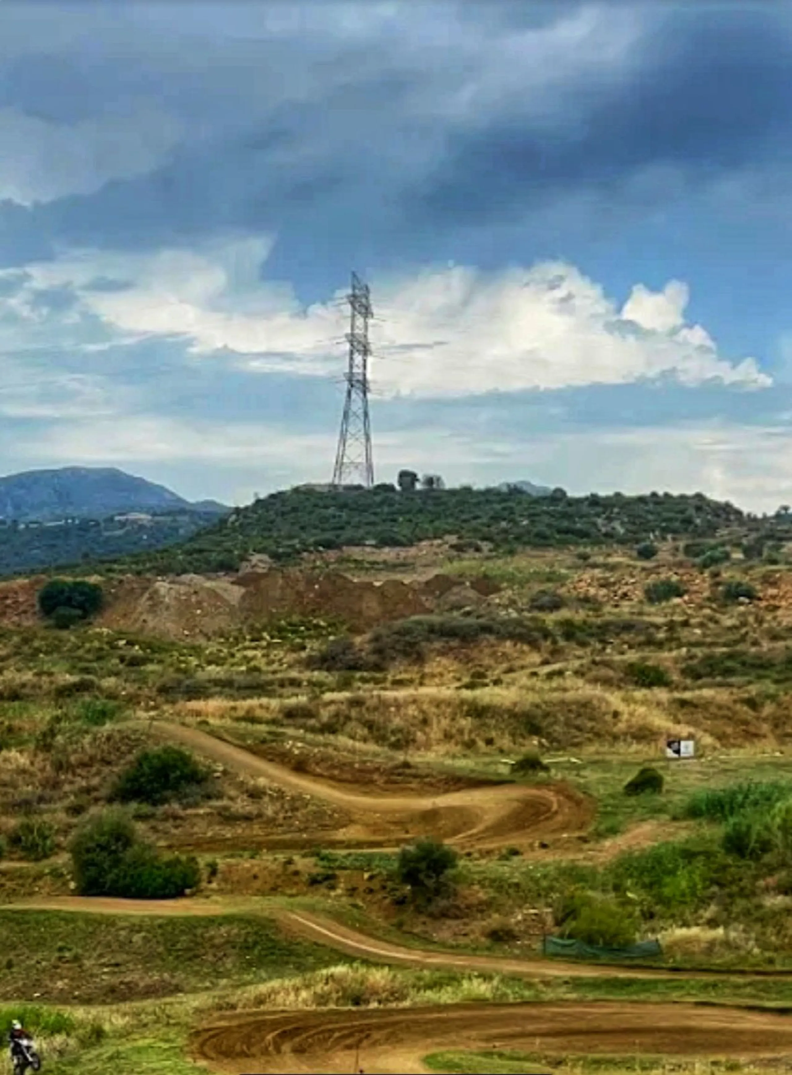 Plot - Land в продаже в Estepona, Málaga. Площадь участка 21000 м²