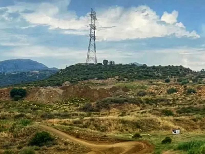 Plot - Land в продаже в Estepona, Málaga. Площадь участка 21000 м²