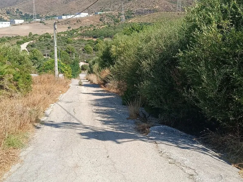 Plot - Land в продаже в Estepona, Málaga. Площадь участка 21000 м²