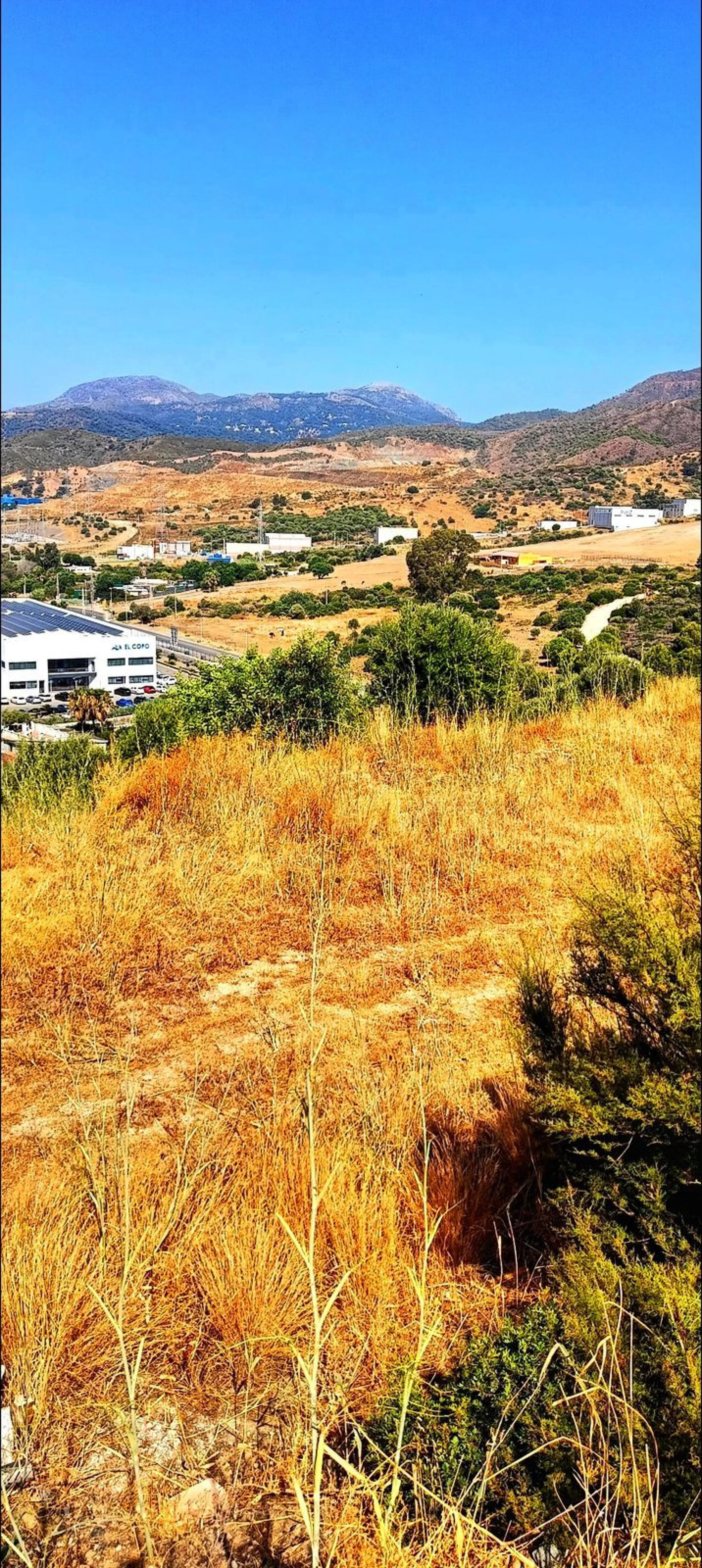 Plot - Land в продаже в Estepona, Málaga. Площадь участка 21000 м²