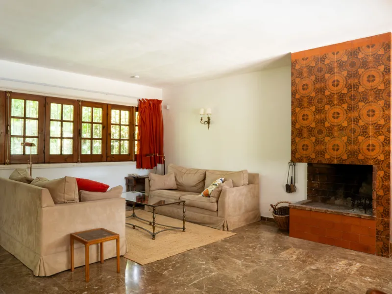 House - Detached Villa в продаже в Marbella, Málaga. В доме 3 спален и 2 ванных комнат. Площадь дома 211 м². Площадь участка 1262 м²