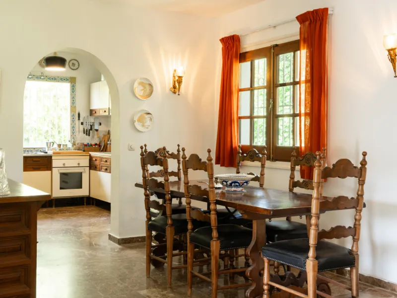 House - Detached Villa в продаже в Marbella, Málaga. В доме 3 спален и 2 ванных комнат. Площадь дома 211 м². Площадь участка 1262 м²