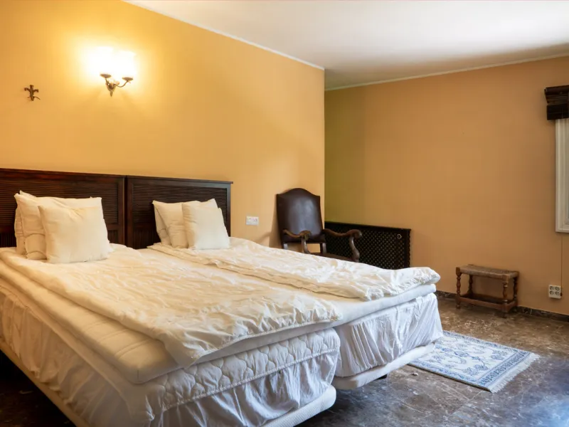 House - Detached Villa в продаже в Marbella, Málaga. В доме 3 спален и 2 ванных комнат. Площадь дома 211 м². Площадь участка 1262 м²
