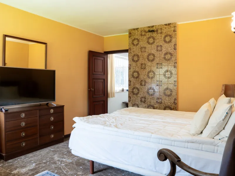 House - Detached Villa в продаже в Marbella, Málaga. В доме 3 спален и 2 ванных комнат. Площадь дома 211 м². Площадь участка 1262 м²