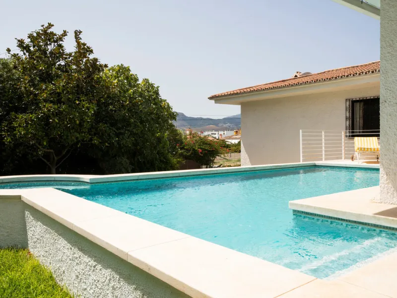House - Detached Villa в продаже в Marbella, Málaga. В доме 3 спален и 2 ванных комнат. Площадь дома 211 м². Площадь участка 1262 м²