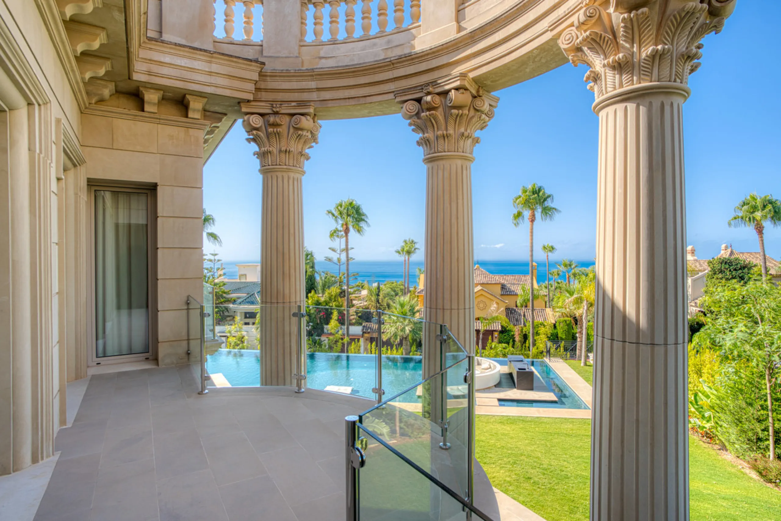 Neue Architektenvilla in Sierra Blanca, Marbella