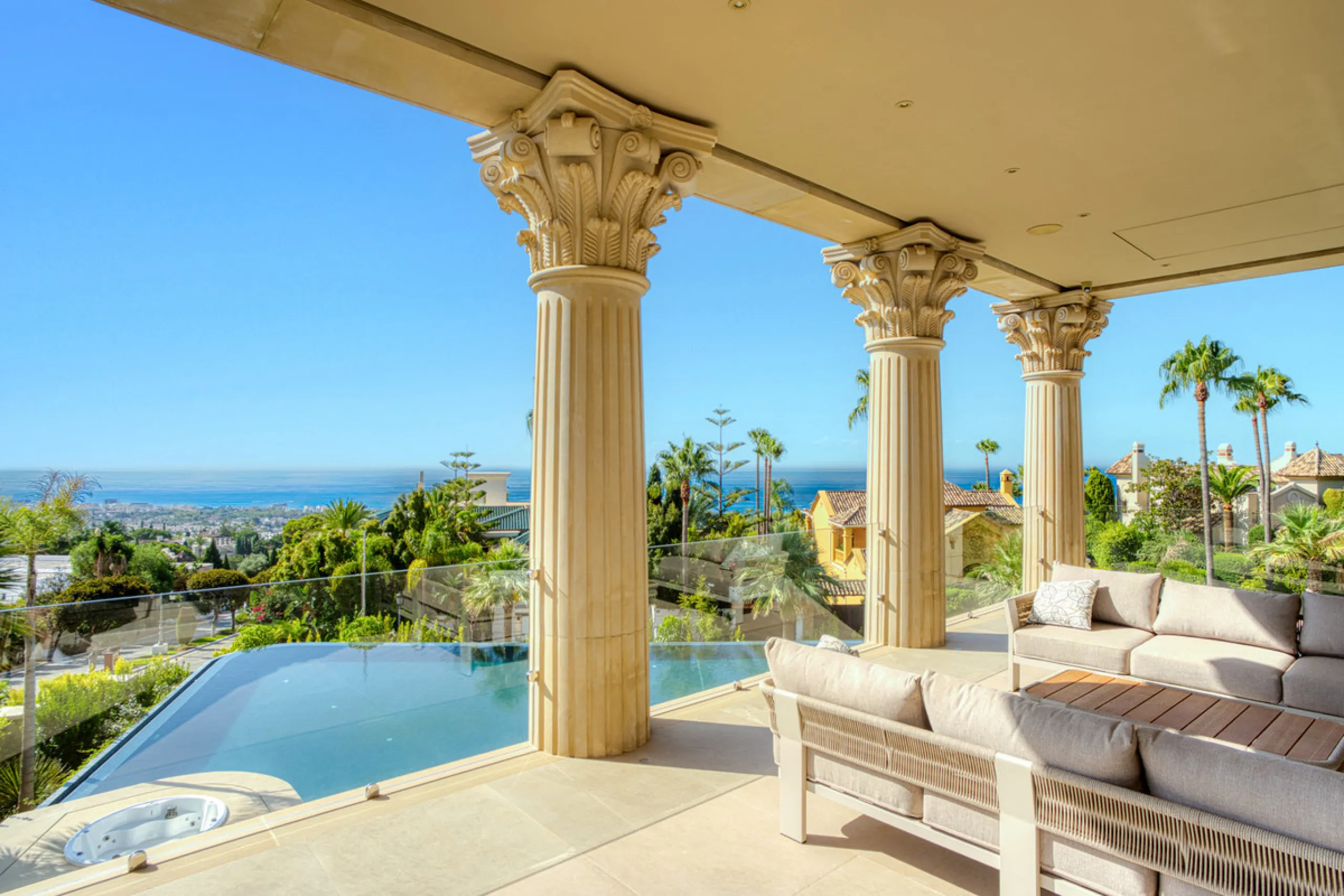 Neue Architektenvilla in Sierra Blanca, Marbella
