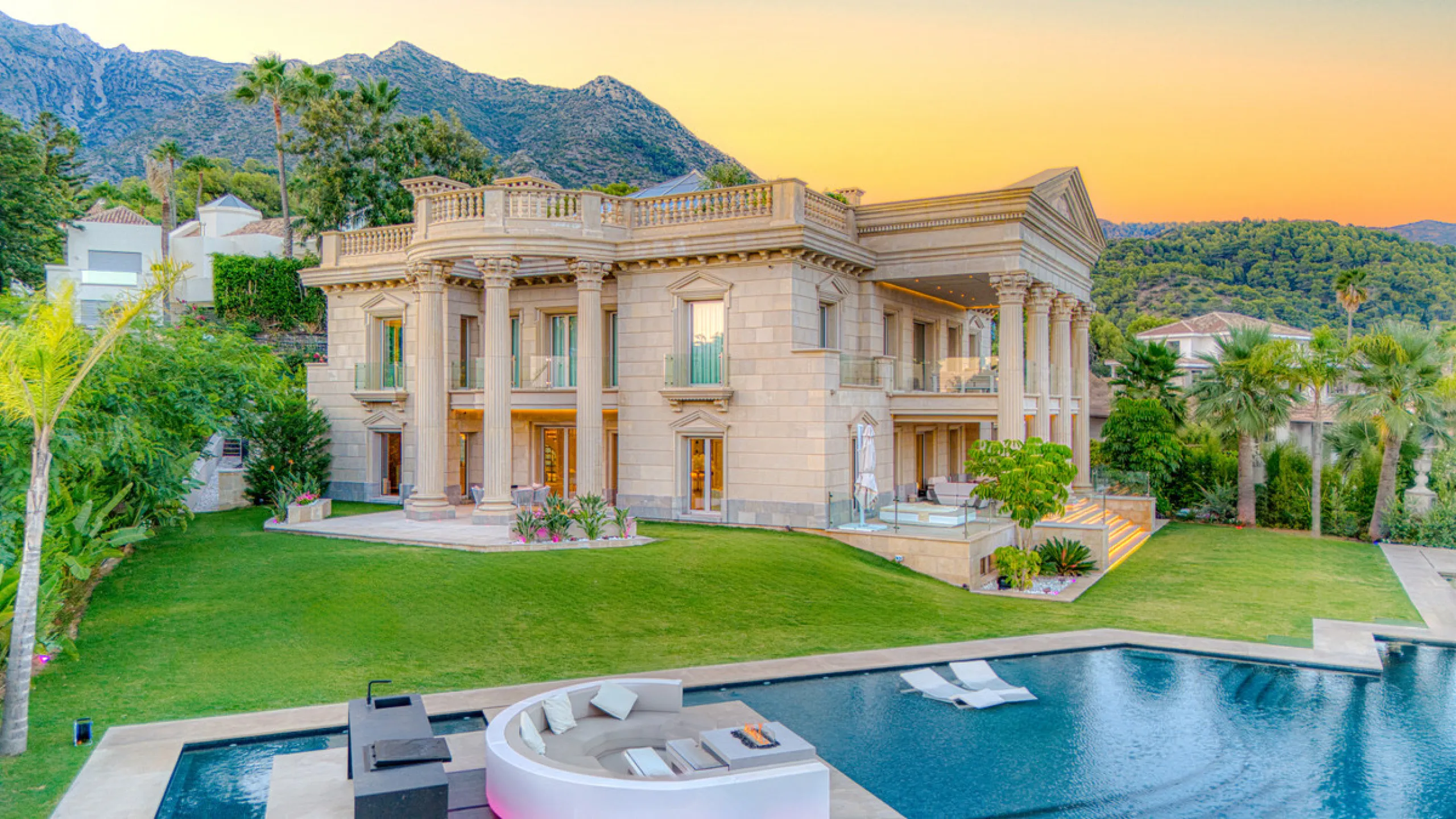 Neue Architektenvilla in Sierra Blanca, Marbella