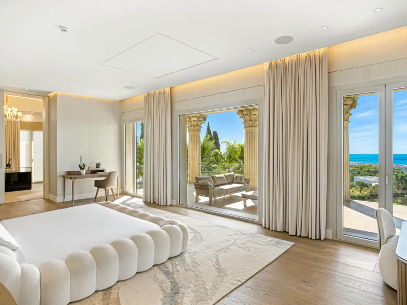 Neue Architektenvilla in Sierra Blanca, Marbella