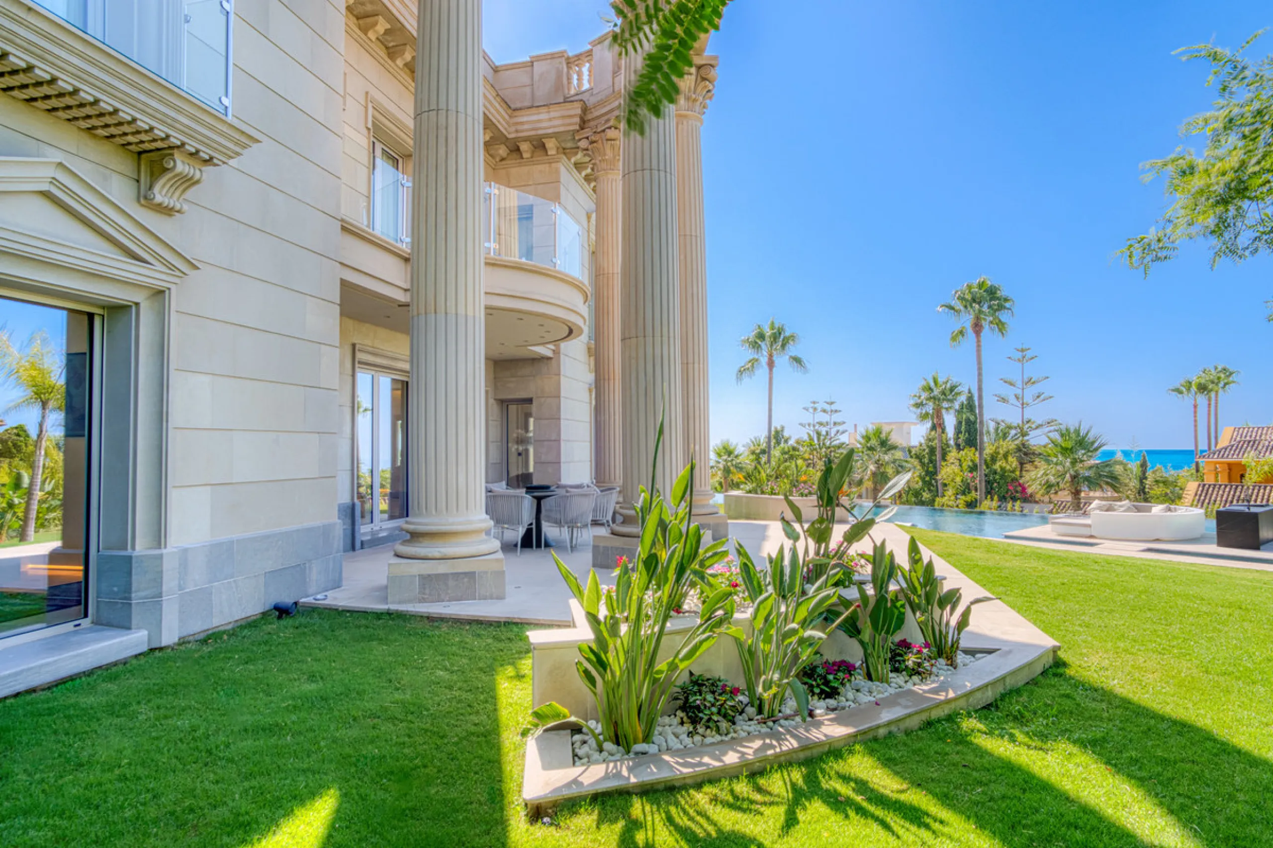Neue Architektenvilla in Sierra Blanca, Marbella