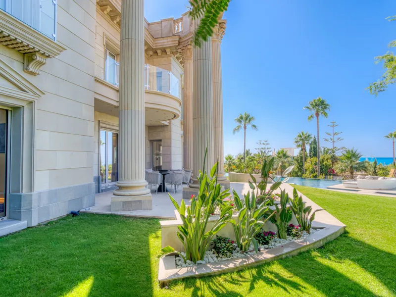 Neue Architektenvilla in Sierra Blanca, Marbella