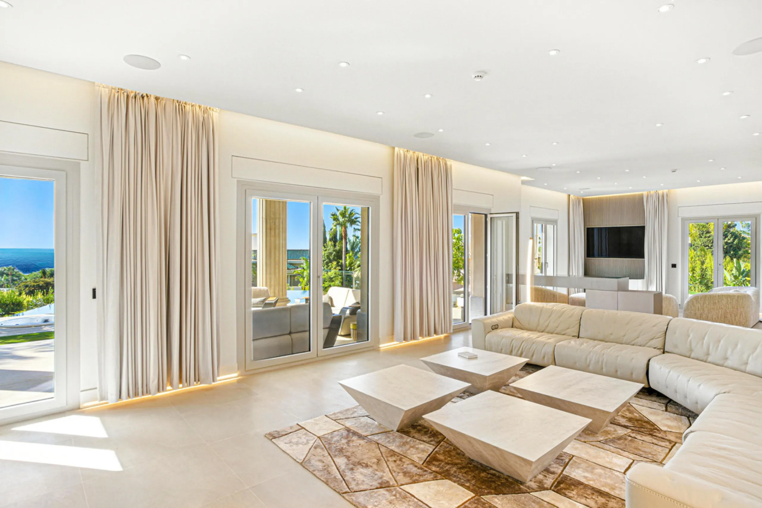 Neue Architektenvilla in Sierra Blanca, Marbella