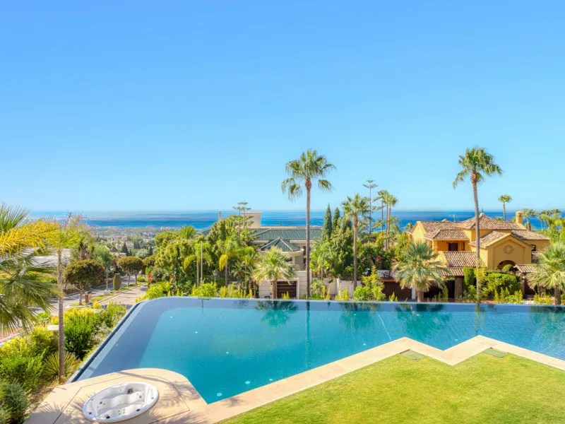 Neue Architektenvilla in Sierra Blanca, Marbella