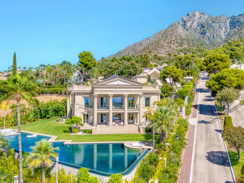 Neue Architektenvilla in Sierra Blanca, Marbella