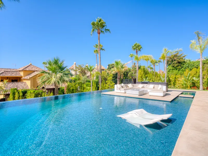 Neue Architektenvilla in Sierra Blanca, Marbella