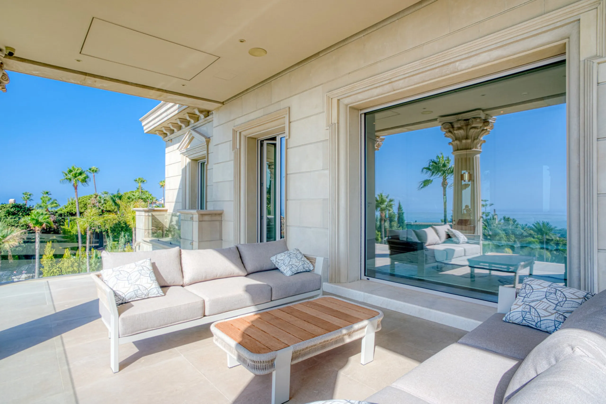 Neue Architektenvilla in Sierra Blanca, Marbella