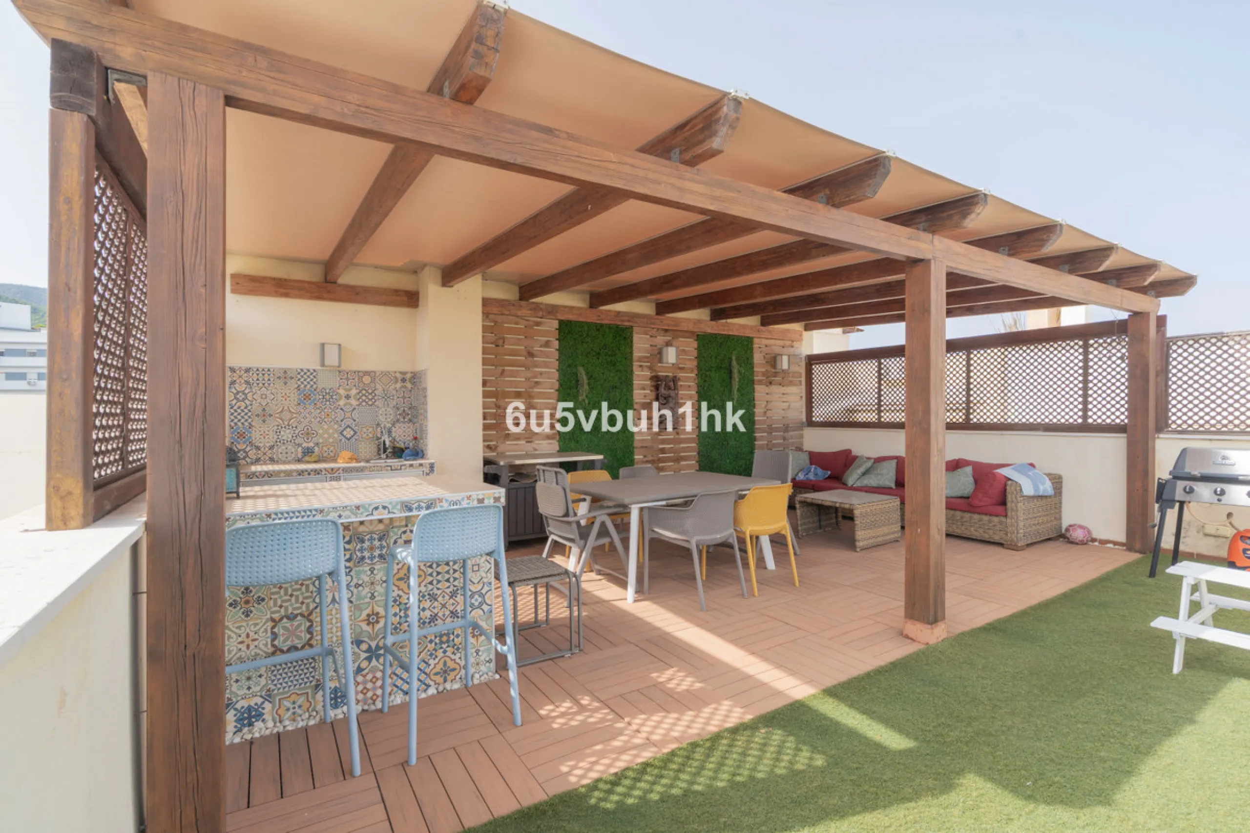 Apartment - Penthouse в продаже в Torremolinos, Málaga. В доме 4 спален и 2 ванных комнат. Площадь дома 139 м²
