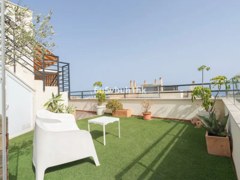 Apartment - Penthouse в продаже в Torremolinos, Málaga. В доме 4 спален и 2 ванных комнат. Площадь дома 139 м²