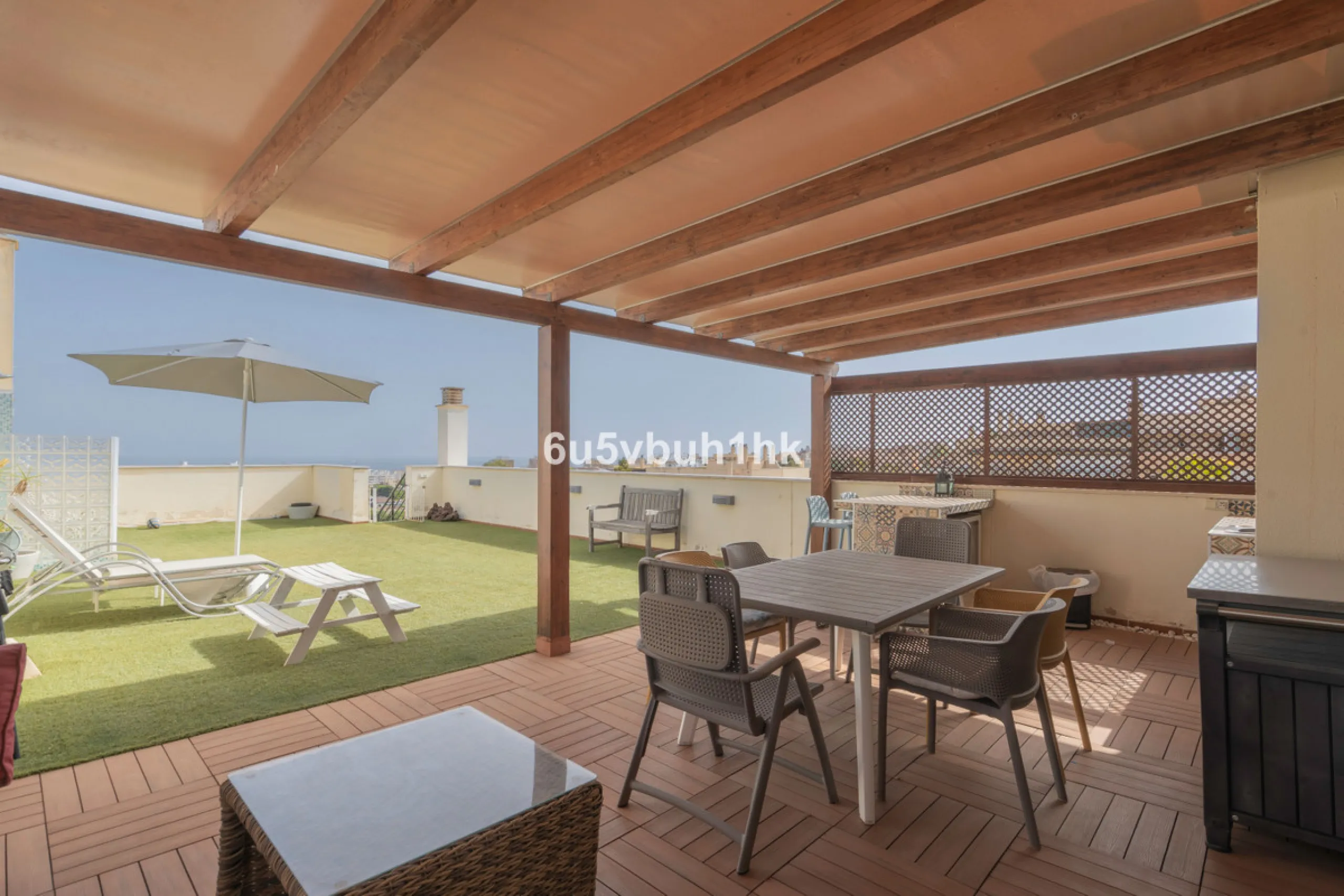 Apartment - Penthouse в продаже в Torremolinos, Málaga. В доме 4 спален и 2 ванных комнат. Площадь дома 139 м²