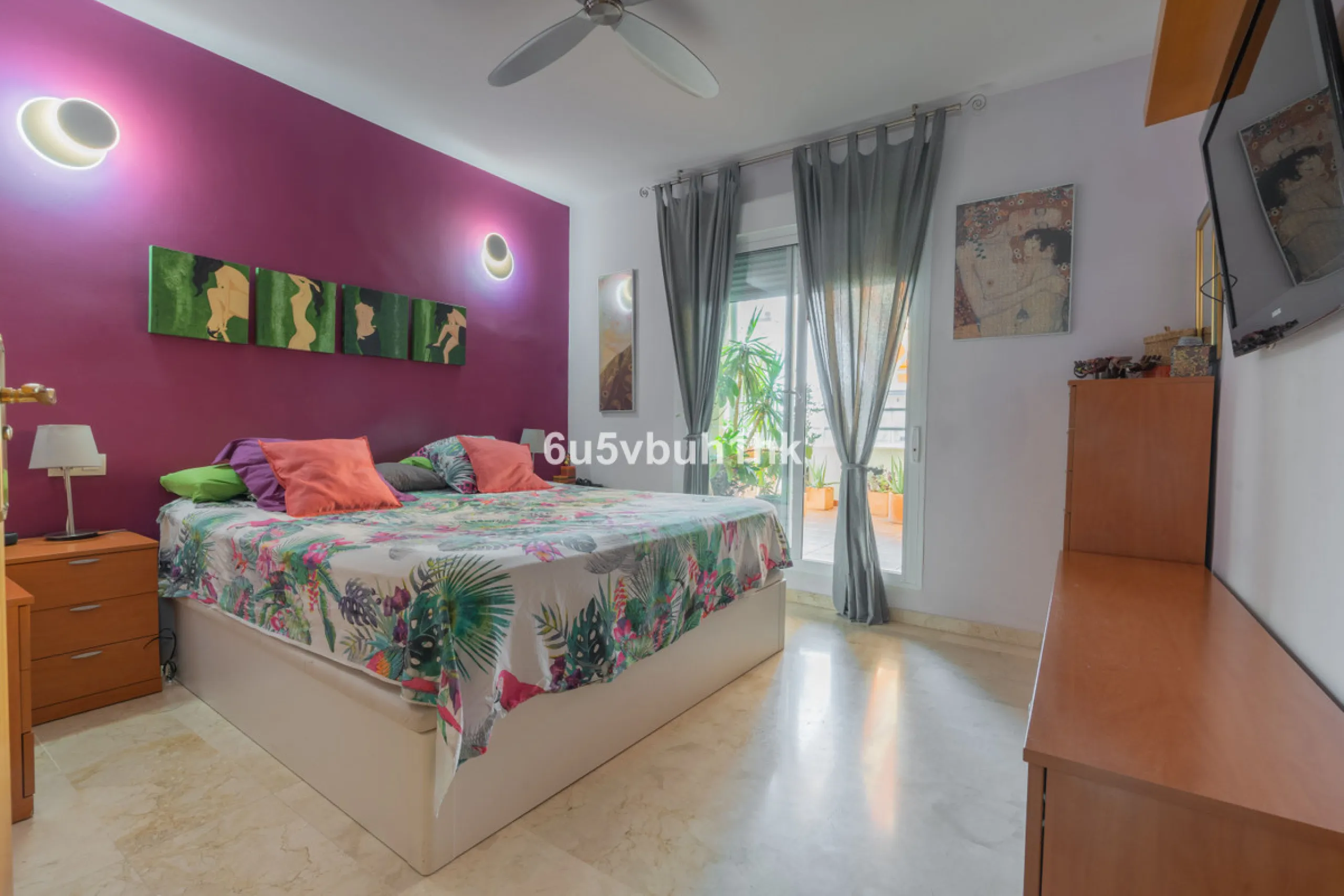 Apartment - Penthouse в продаже в Torremolinos, Málaga. В доме 4 спален и 2 ванных комнат. Площадь дома 139 м²