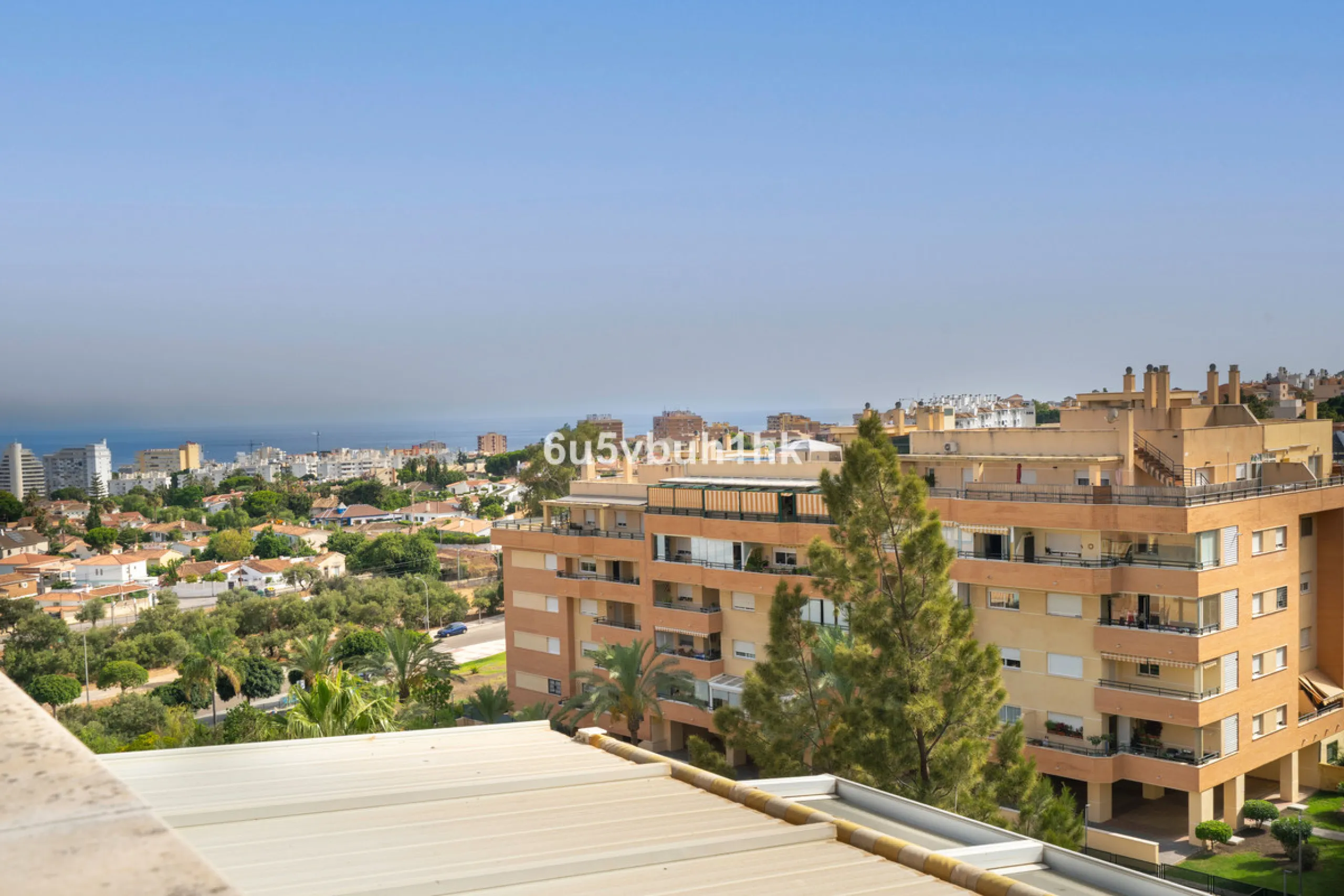 Apartment - Penthouse в продаже в Torremolinos, Málaga. В доме 4 спален и 2 ванных комнат. Площадь дома 139 м²