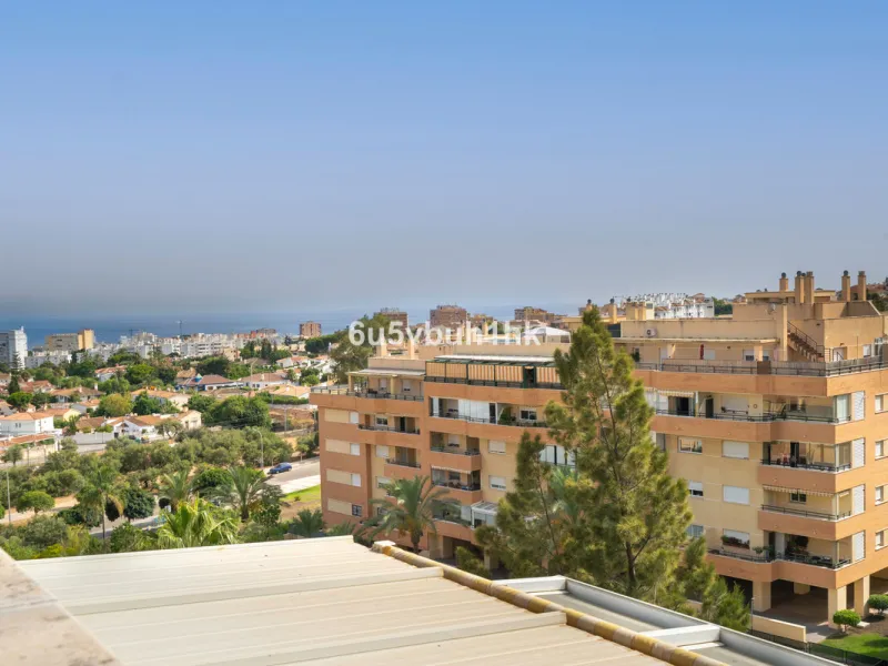 Apartment - Penthouse в продаже в Torremolinos, Málaga. В доме 4 спален и 2 ванных комнат. Площадь дома 139 м²