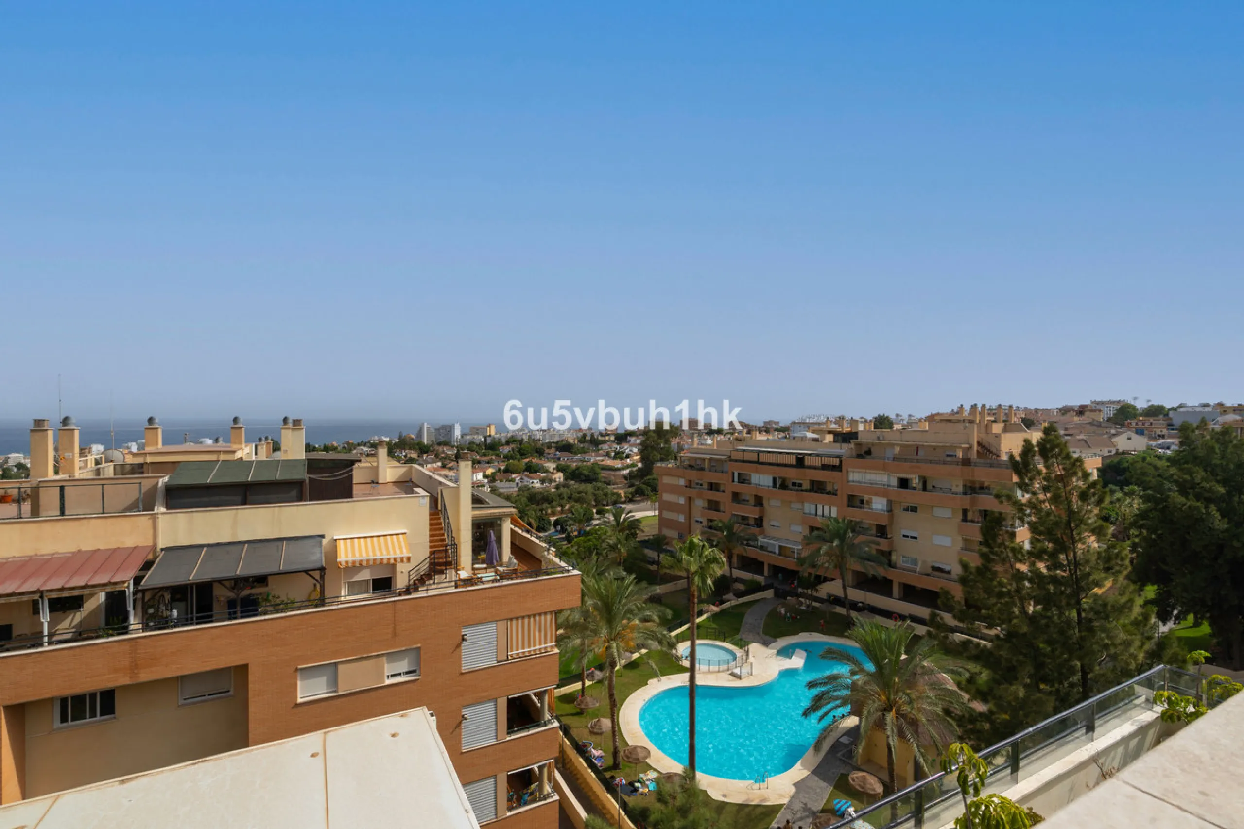 Apartment - Penthouse в продаже в Torremolinos, Málaga. В доме 4 спален и 2 ванных комнат. Площадь дома 139 м²