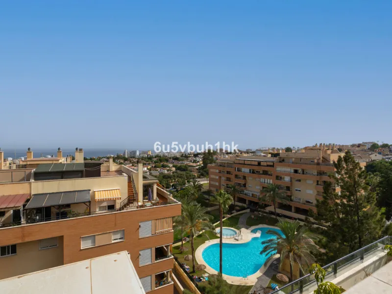 Apartment - Penthouse в продаже в Torremolinos, Málaga. В доме 4 спален и 2 ванных комнат. Площадь дома 139 м²