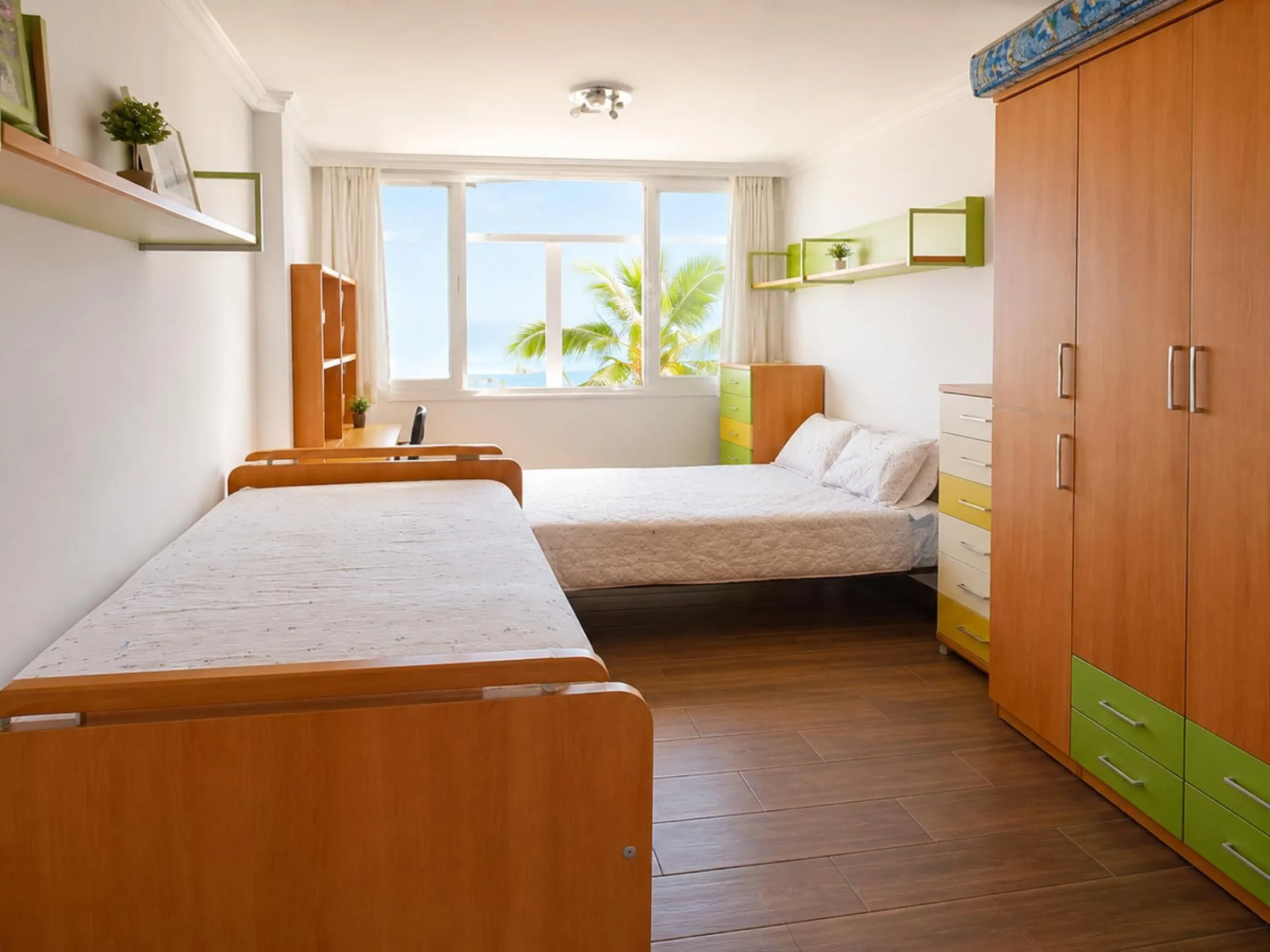 Beachfront 2-Bedroom Apartment in an Unbeatable Location