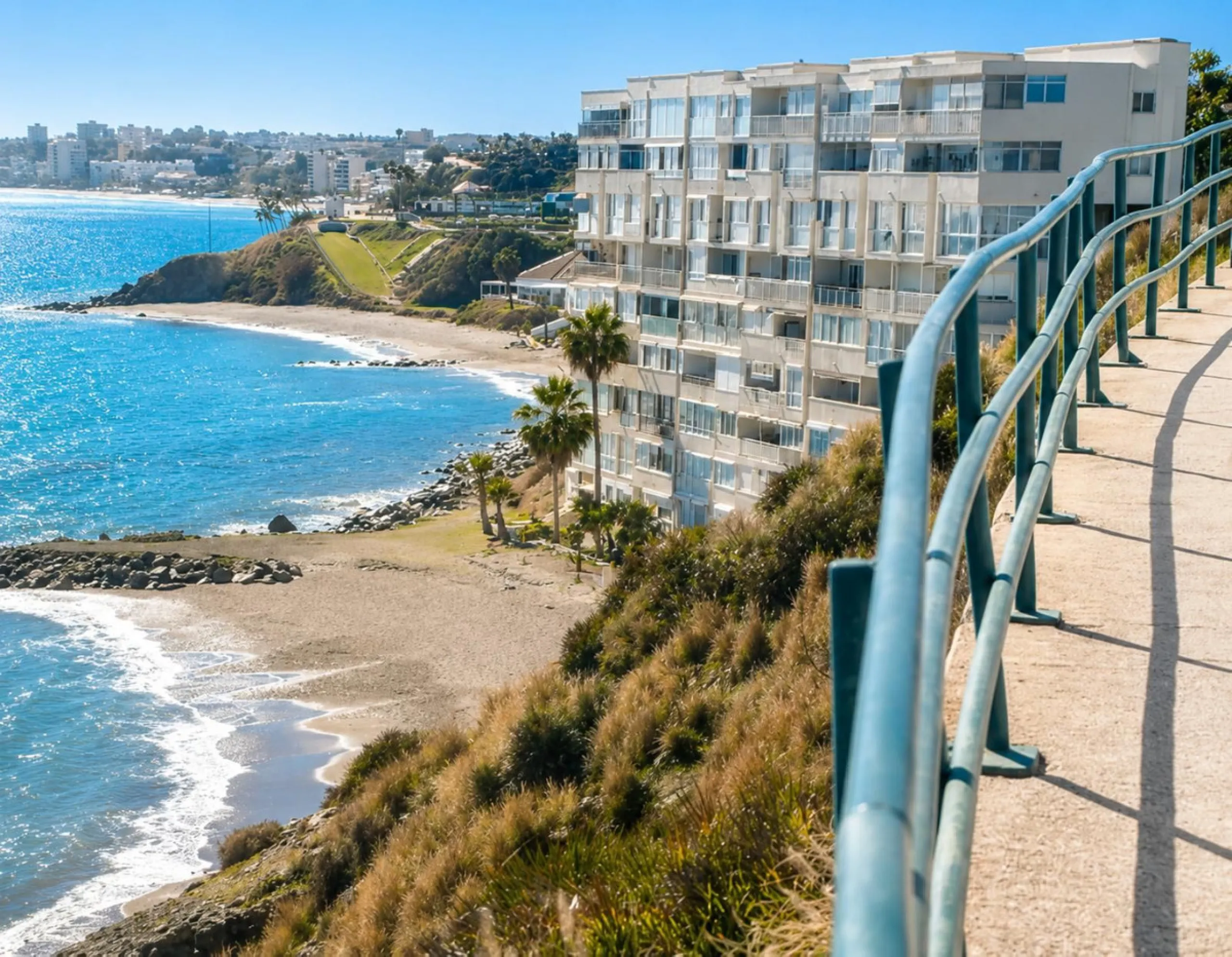 Beachfront 2-Bedroom Apartment in an Unbeatable Location
