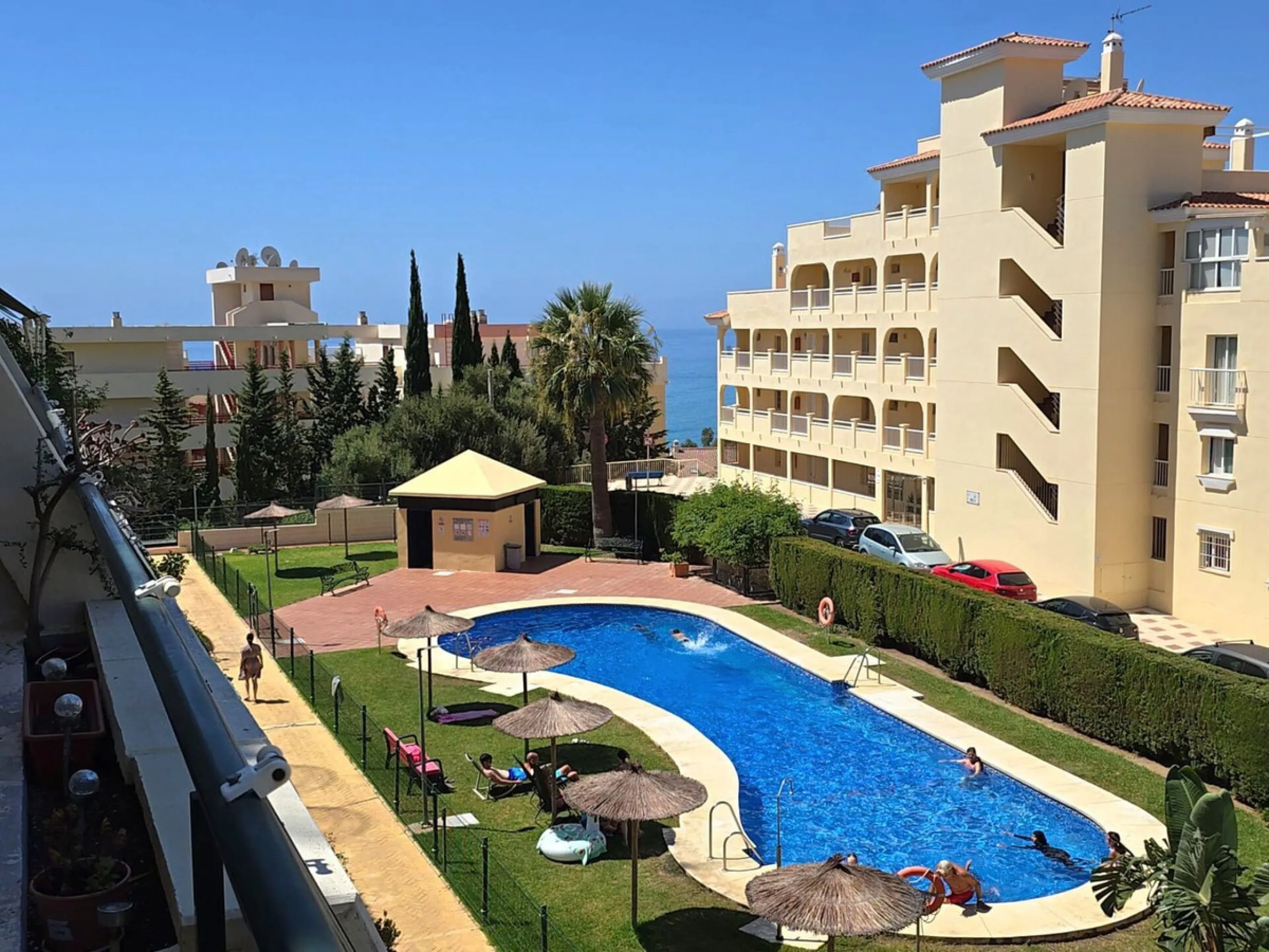 Apartment - Middle Floor Apartment в продаже в Benalmadena, Málaga. В доме 2 спален и 1 ванных комнат. Площадь дома 103 м²