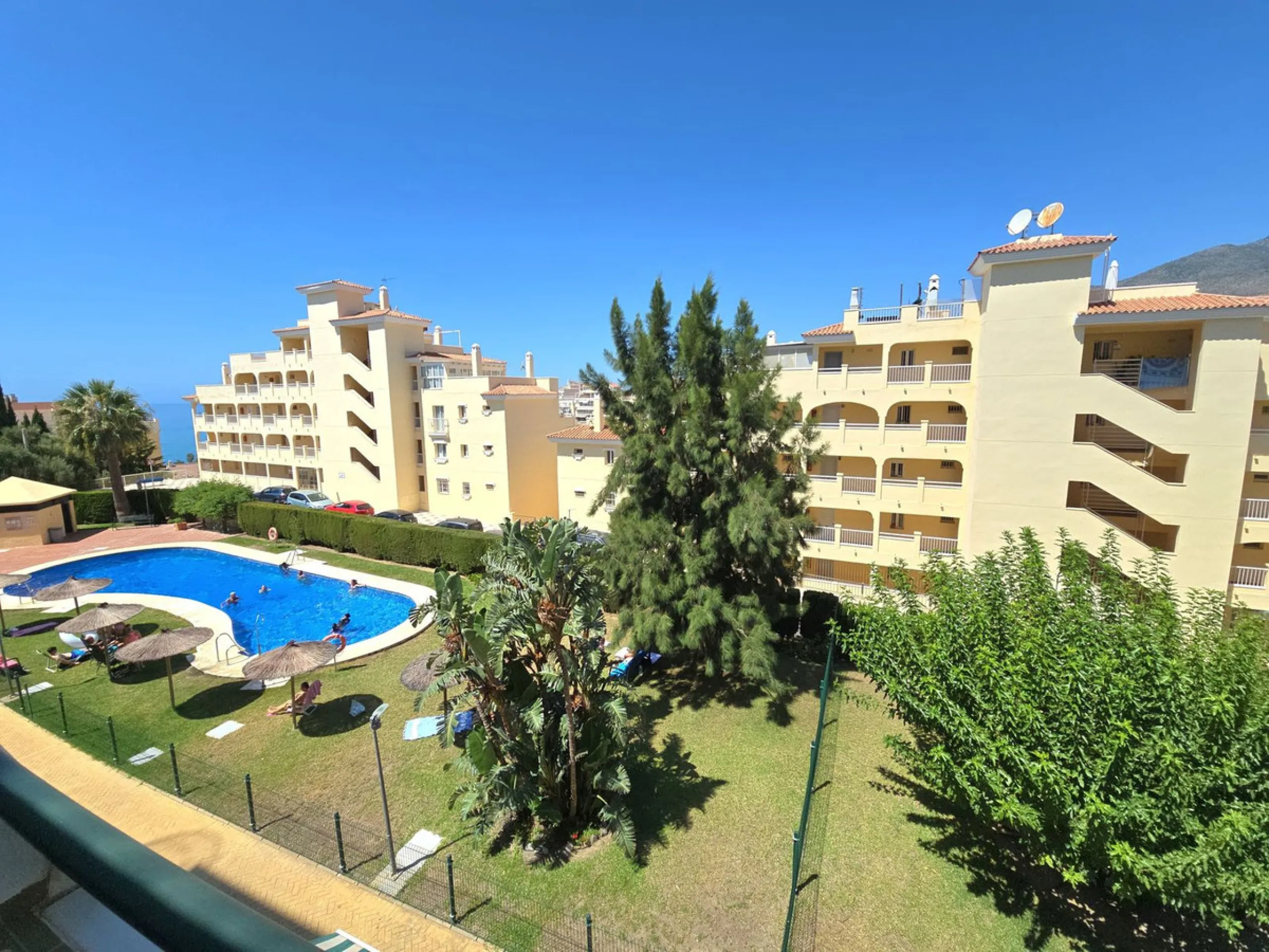 Apartment - Middle Floor Apartment в продаже в Benalmadena, Málaga. В доме 2 спален и 1 ванных комнат. Площадь дома 103 м²