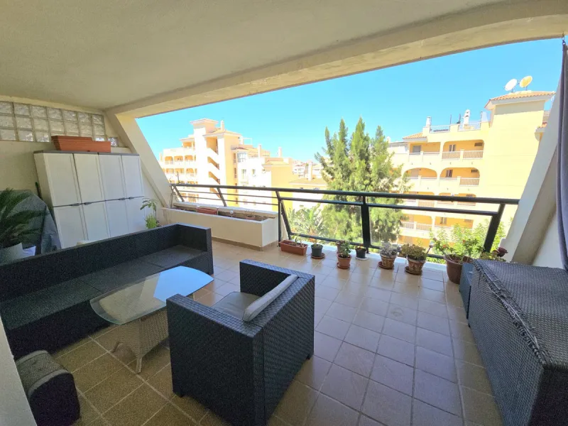 Apartment - Middle Floor Apartment в продаже в Benalmadena, Málaga. В доме 2 спален и 1 ванных комнат. Площадь дома 103 м²