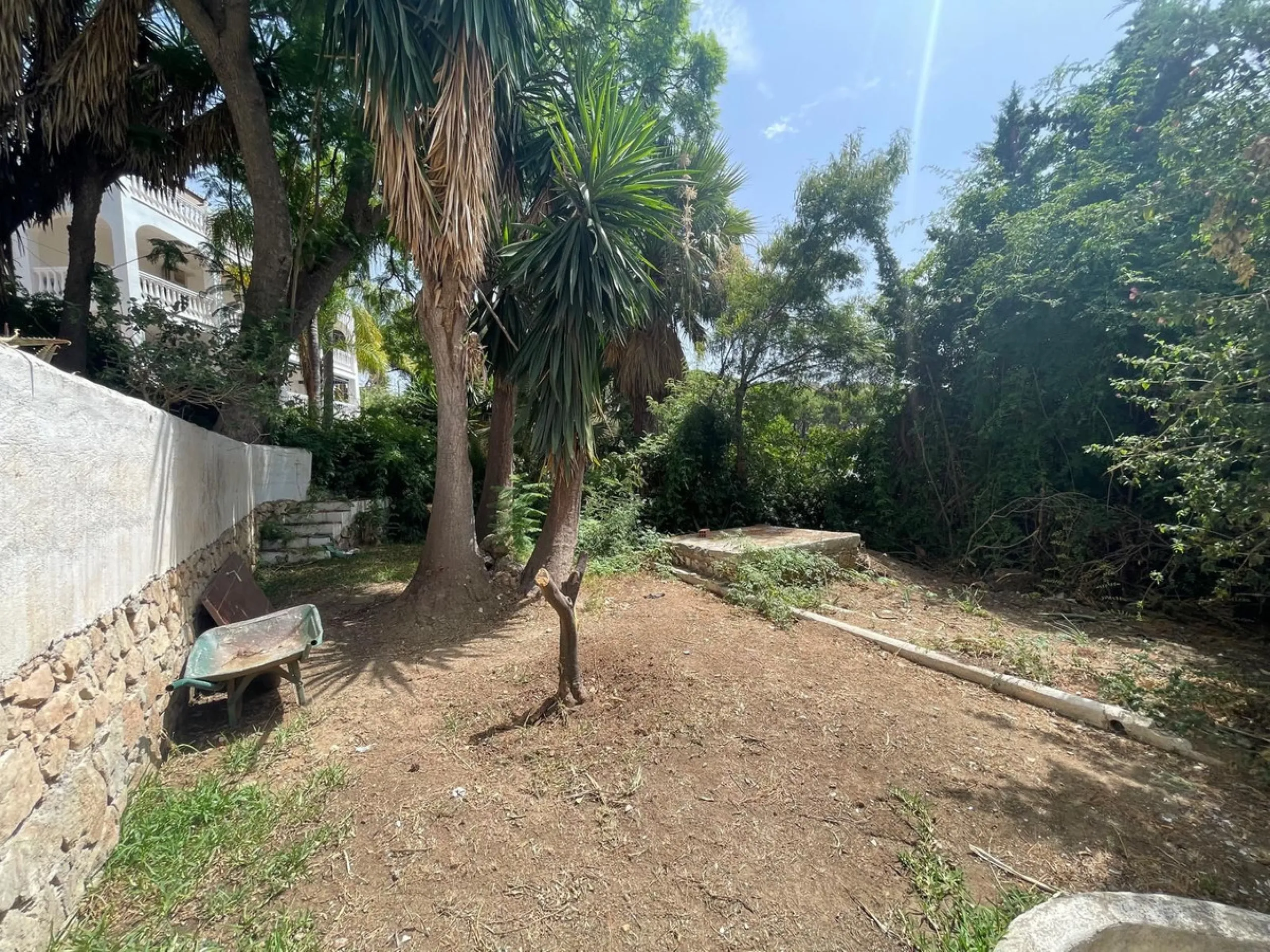 House - Detached Villa в продаже в Benalmadena, Málaga. В доме 3 спален и 2 ванных комнат. Площадь дома 126 м². Площадь участка 831 м²